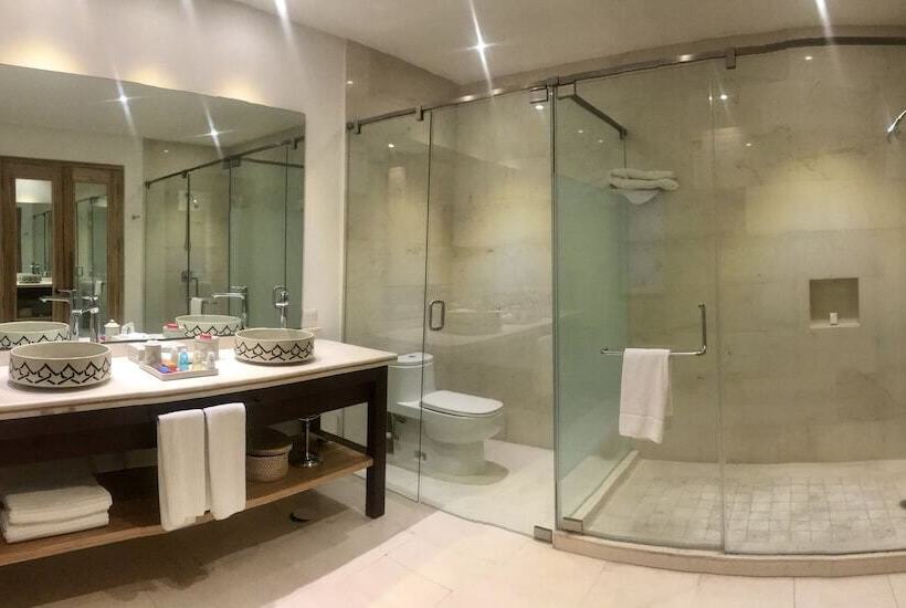 هتل Boutique Casareyna