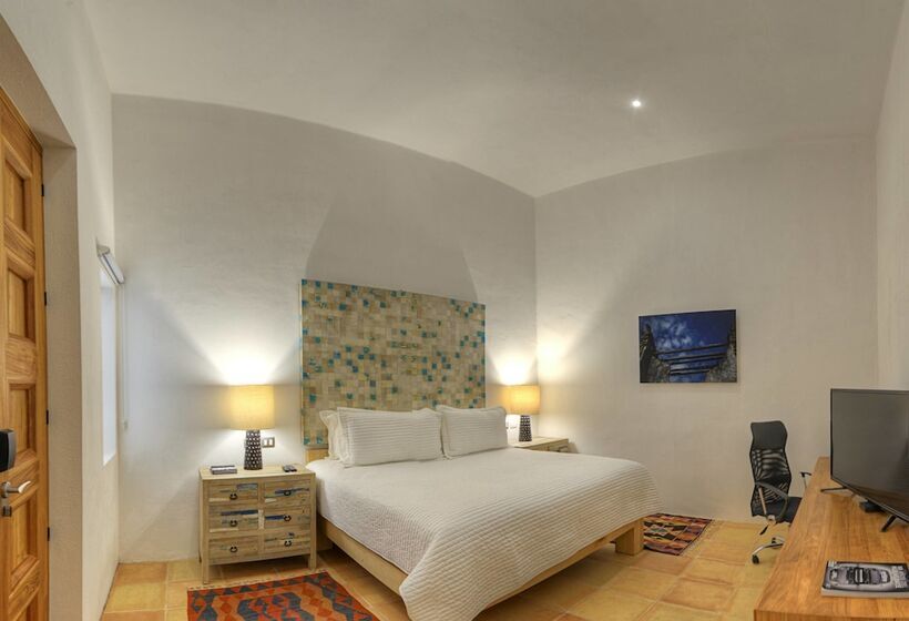 هتل Boutique Casareyna