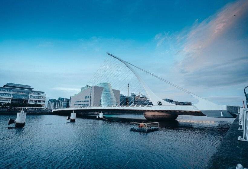 호텔 Crowne Plaza Dublin Blanchardstown, An Ihg