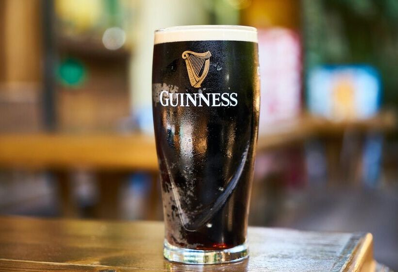 호텔 Crowne Plaza Dublin Blanchardstown, An Ihg