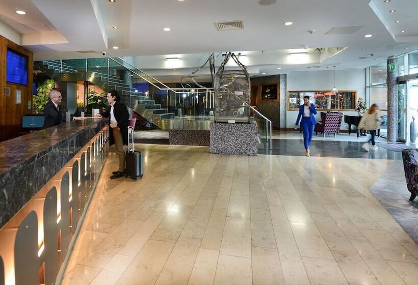 호텔 Crowne Plaza Dublin Blanchardstown, An Ihg