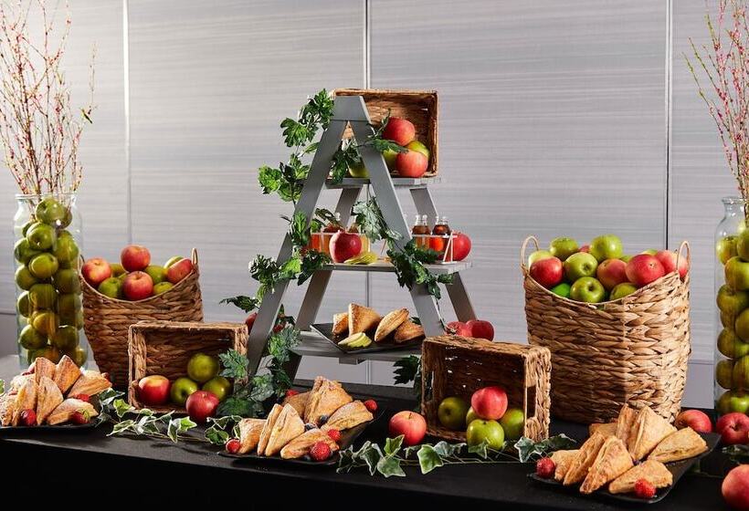 호텔 Crowne Plaza Dublin Blanchardstown, An Ihg