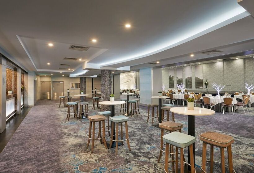 호텔 Crowne Plaza Dublin Blanchardstown, An Ihg