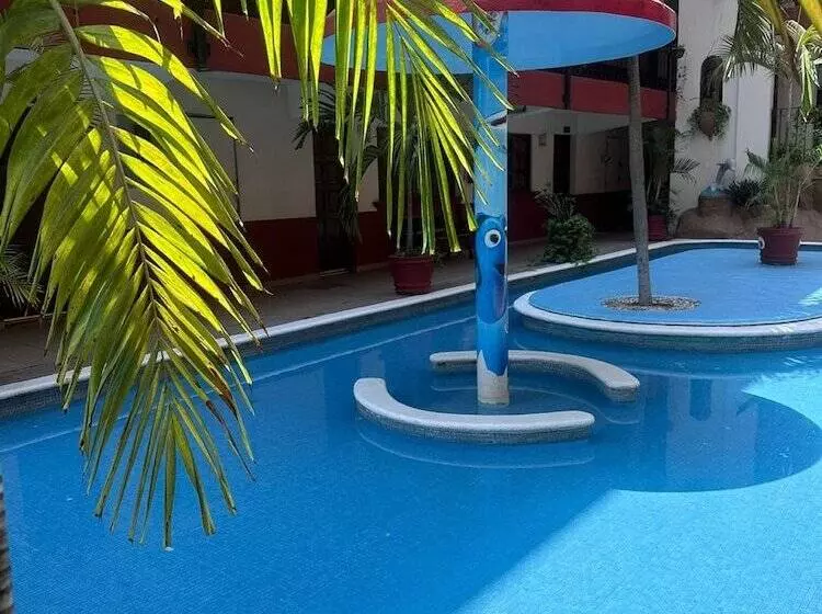 Отель Hacienda Maria Eugenia