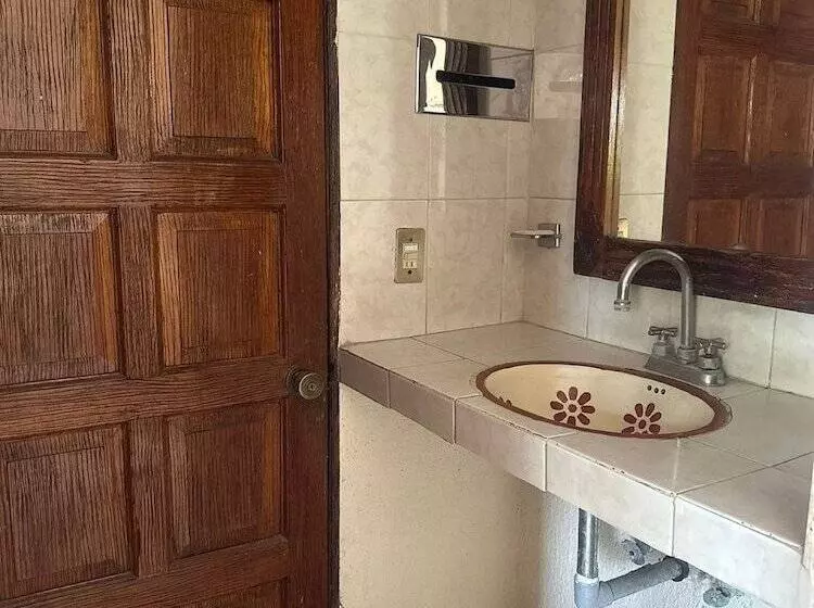 Отель Hacienda Maria Eugenia