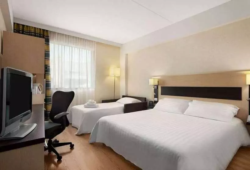 فندق Hilton Garden Inn Rome Airport