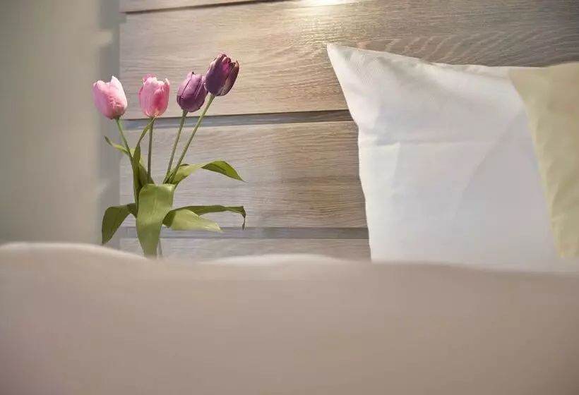 Hotell Kiel By Golden Tulip