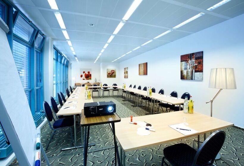 هتل Kiel By Golden Tulip