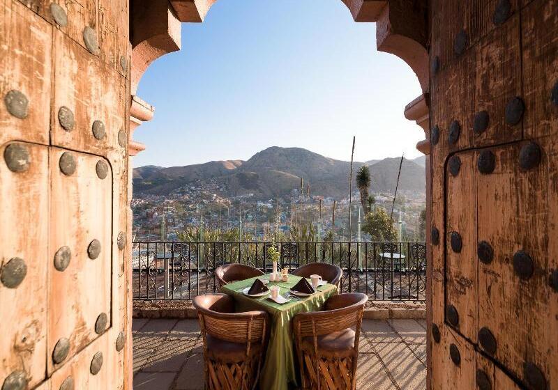 هتل Mision Grand Casa Colorada