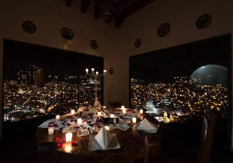 Отель Mision Grand Casa Colorada