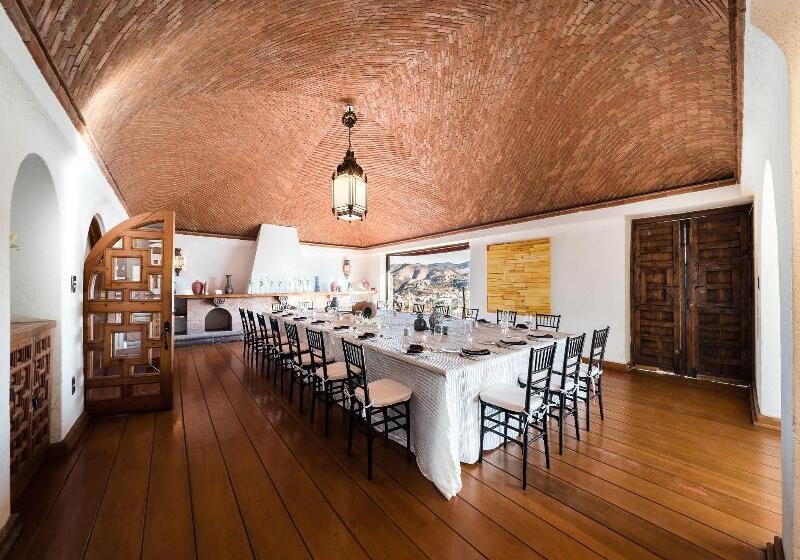 هتل Mision Grand Casa Colorada