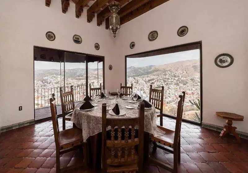 Отель Mision Grand Casa Colorada