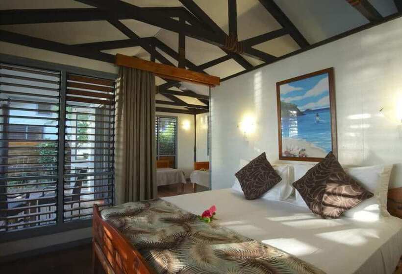 בית מלון כפרי Nanuya Island Resort