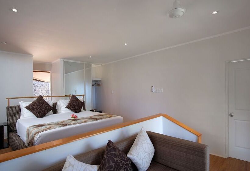 בית מלון כפרי Nanuya Island Resort