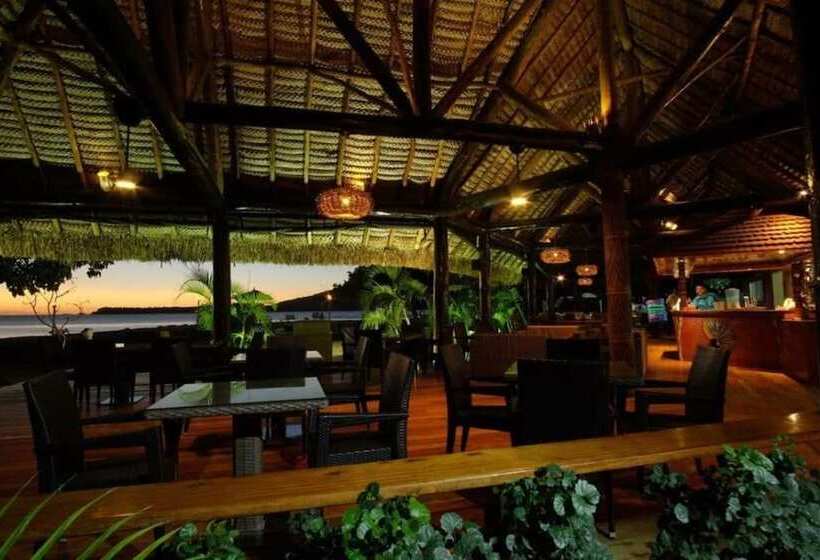 בית מלון כפרי Nanuya Island Resort