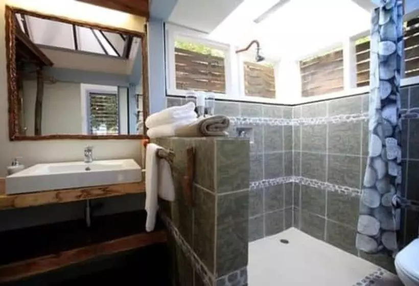 فندق Nanuya Island Resort