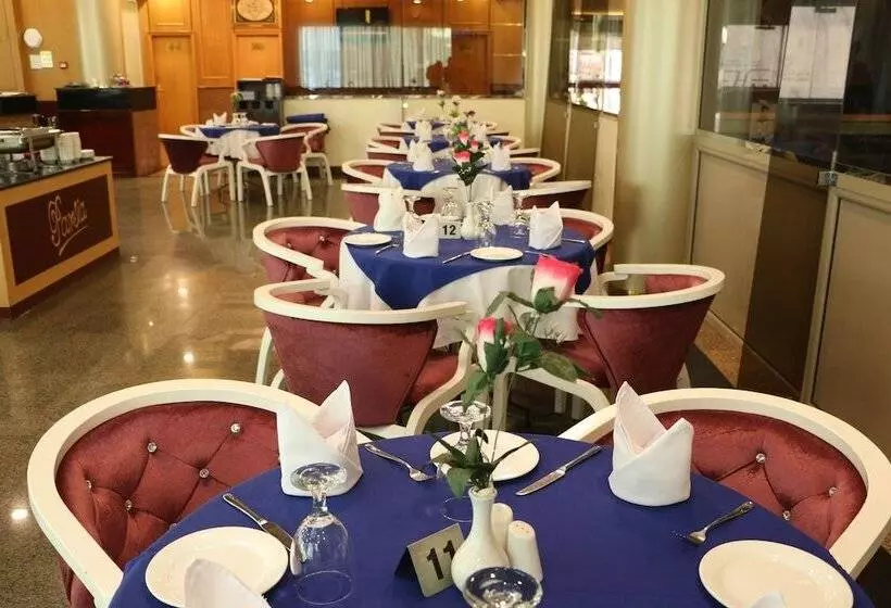 هتل Pars International