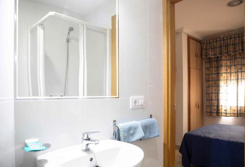 فندق Pensión Dos Hermanas