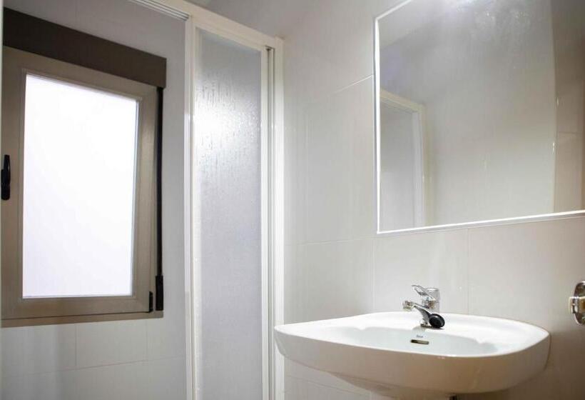 فندق Pensión Dos Hermanas