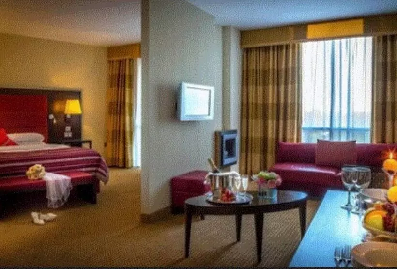 Pillo Hotel & Leisure Club