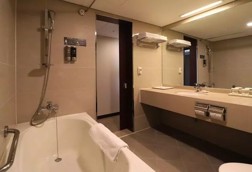 בית מלון כפרי Pj Myeongdong