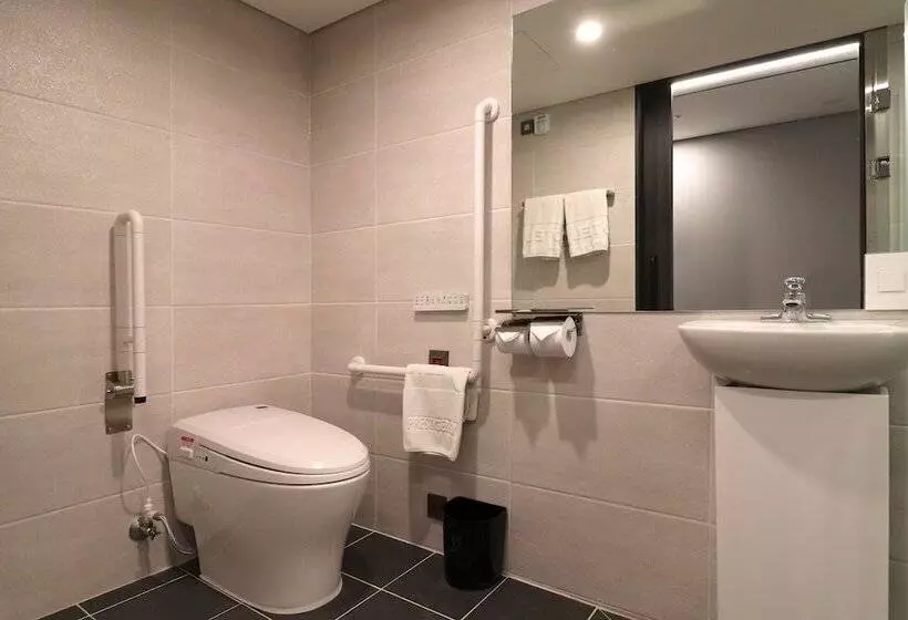 בית מלון כפרי Pj Myeongdong