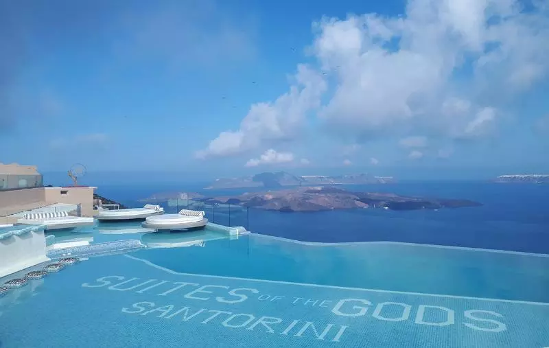 Отель Suites Of The Gods Cave Spa