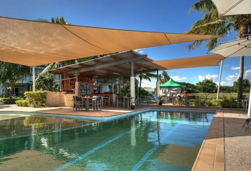 Отель The Terraces Apartments Denarau