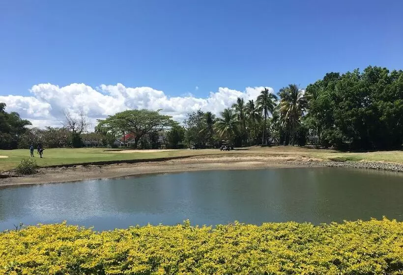 Отель The Terraces Apartments Denarau