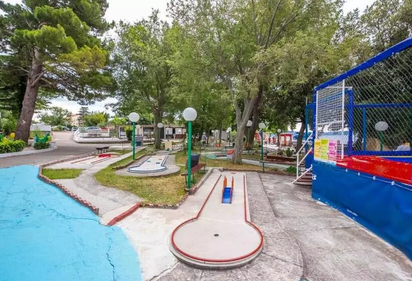 Hotelli Paviljoni Slaven