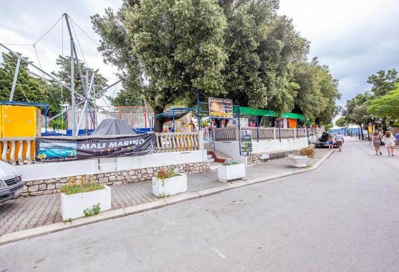 ホテル Paviljoni Slaven