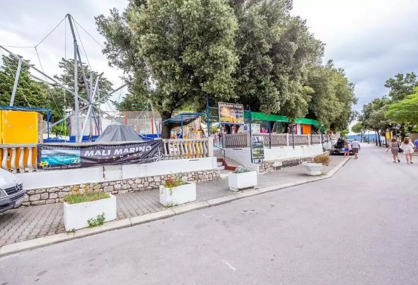 Hotelli Paviljoni Slaven