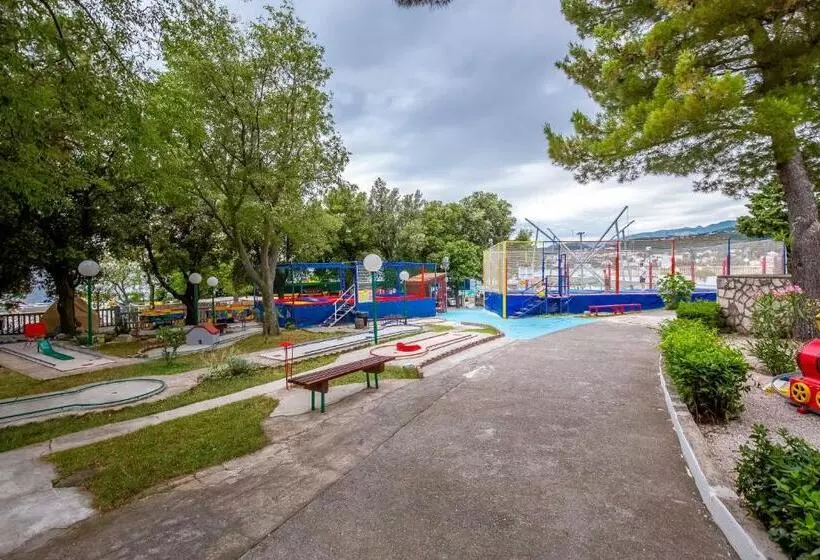 Hotelli Paviljoni Slaven