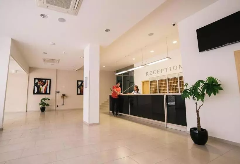 Hotelli Paviljoni Slaven