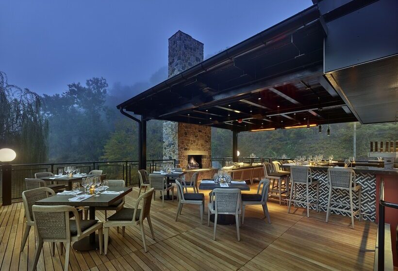 Отель River House At Odette S