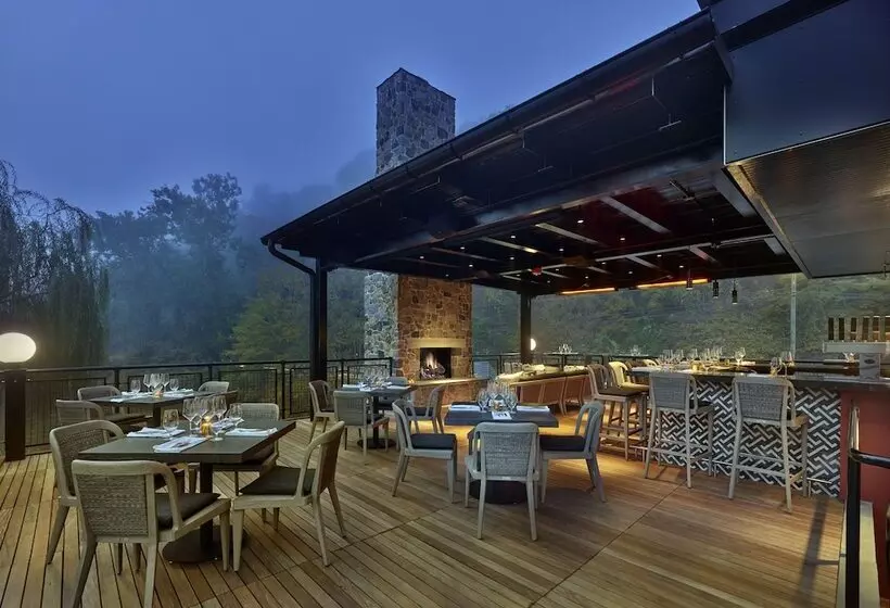 Hotelli River House At Odette S