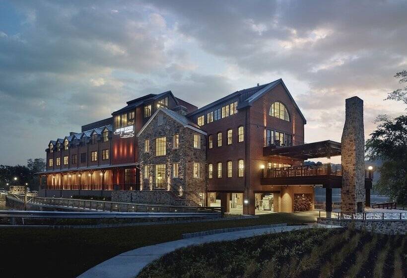 Отель River House At Odette S