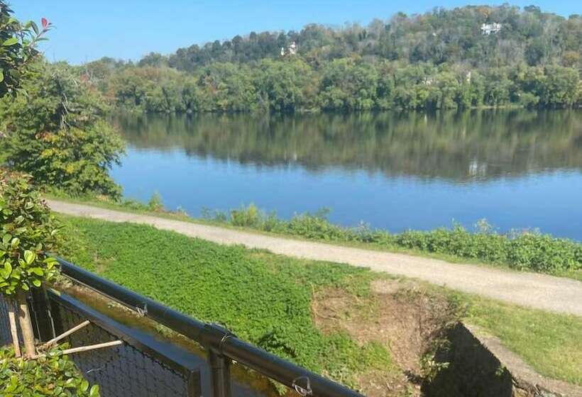 Отель River House At Odette S