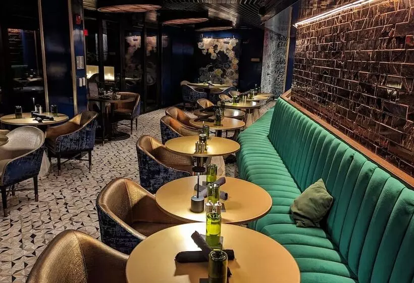 Hotelli River House At Odette S