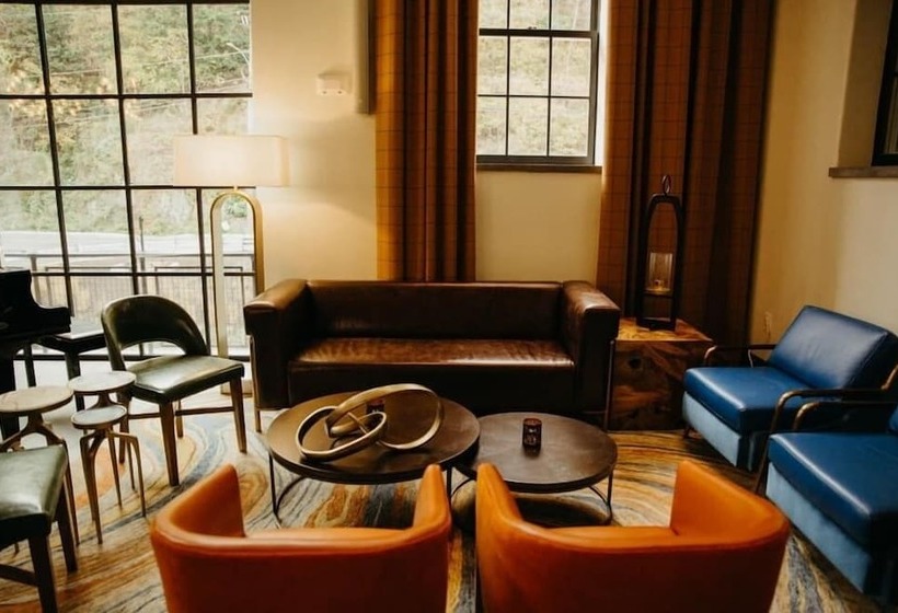 Отель River House At Odette S