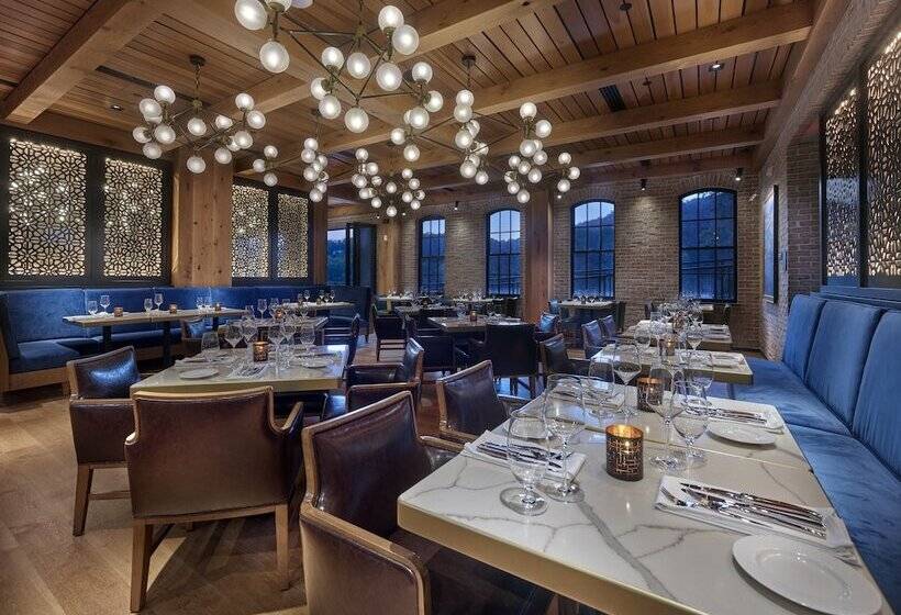 Отель River House At Odette S