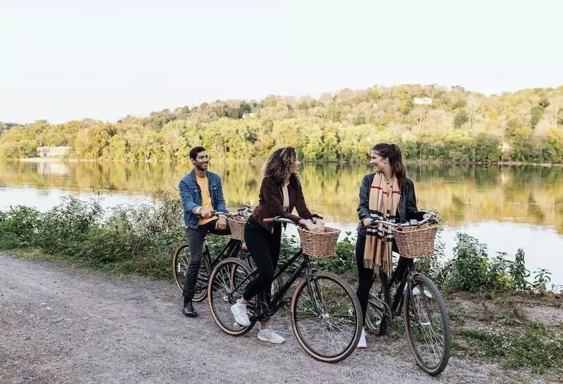 Hotelli River House At Odette S