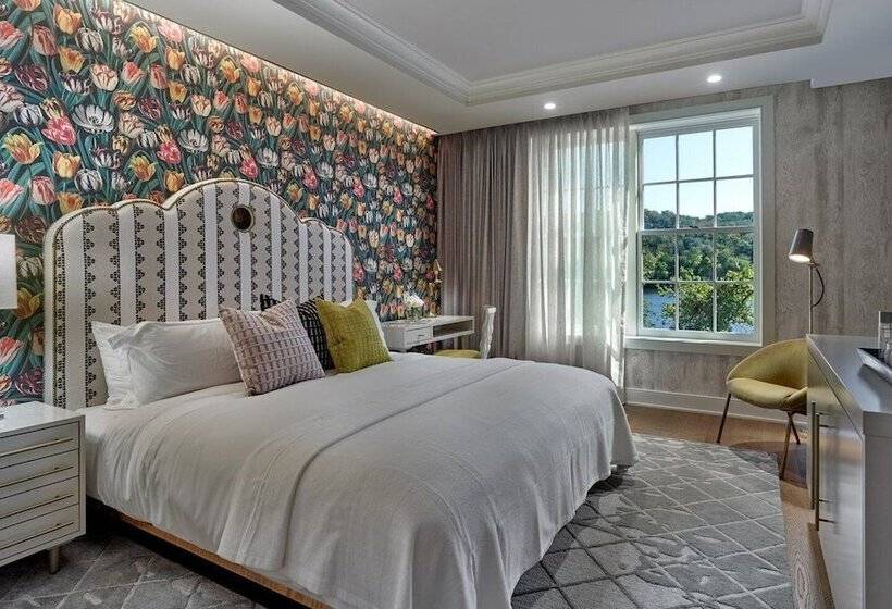 Отель River House At Odette S