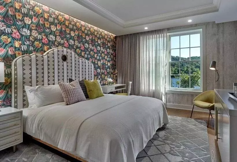 Hotelli River House At Odette S