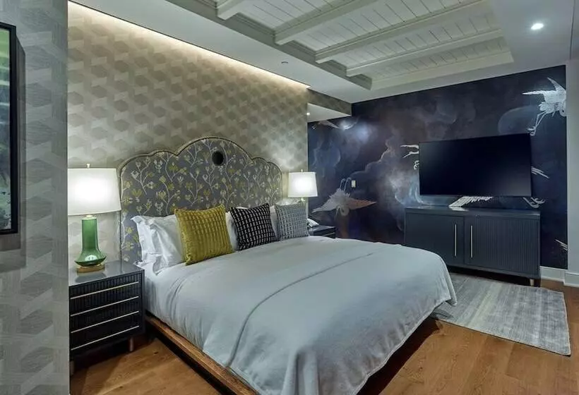 Hotelli River House At Odette S