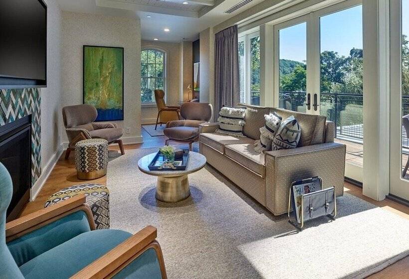 Отель River House At Odette S