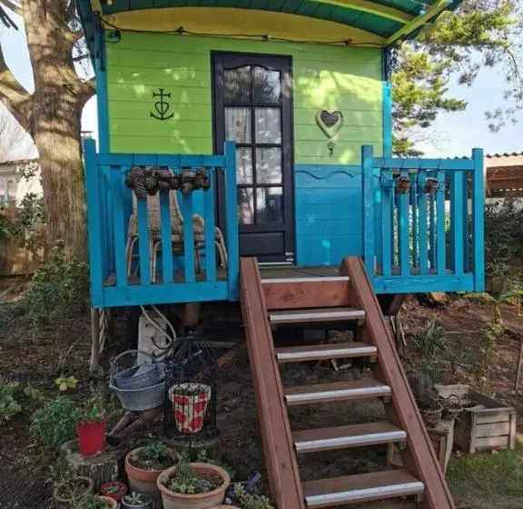 Majatalo Juste Par Hasard Chambres D Hôtes Insolites à 140 M De La Mer