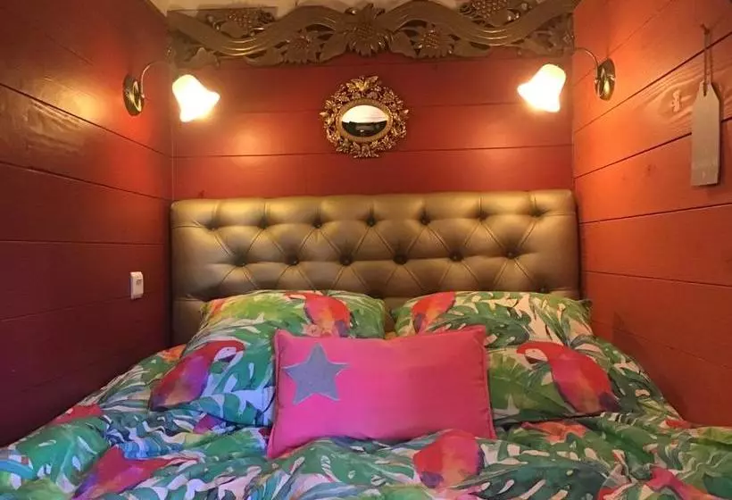 Majatalo Juste Par Hasard Chambres D Hôtes Insolites à 140 M De La Mer