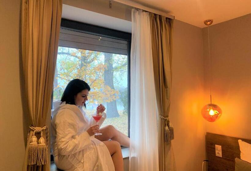 مبيت وإفطار Waterfront Lodge