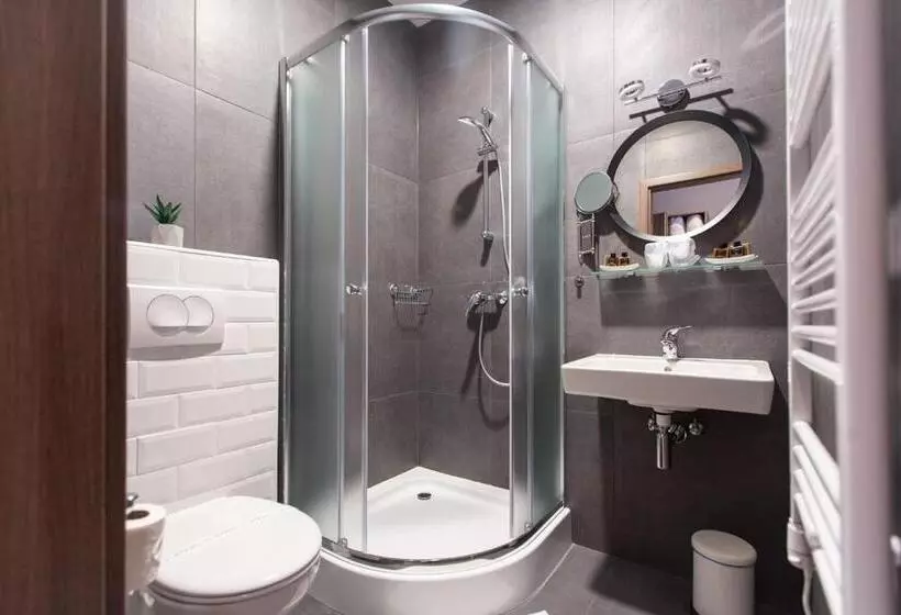 ベッドアンドブレックファースト Waterfront Lodge